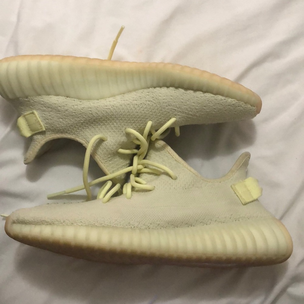 Yeezys 350 (butter)